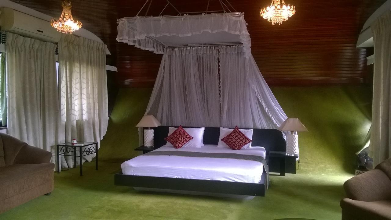Nilani Hotel Ratnapura Exterior photo