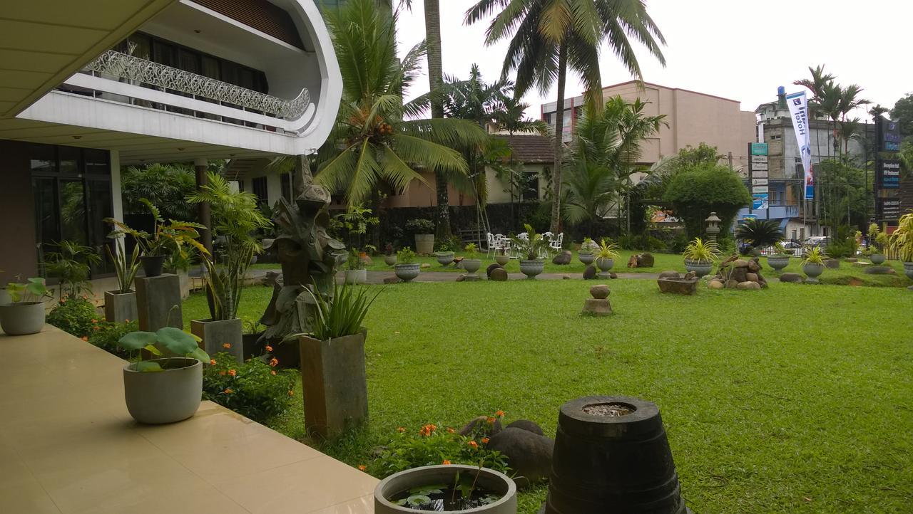 Nilani Hotel Ratnapura Exterior photo