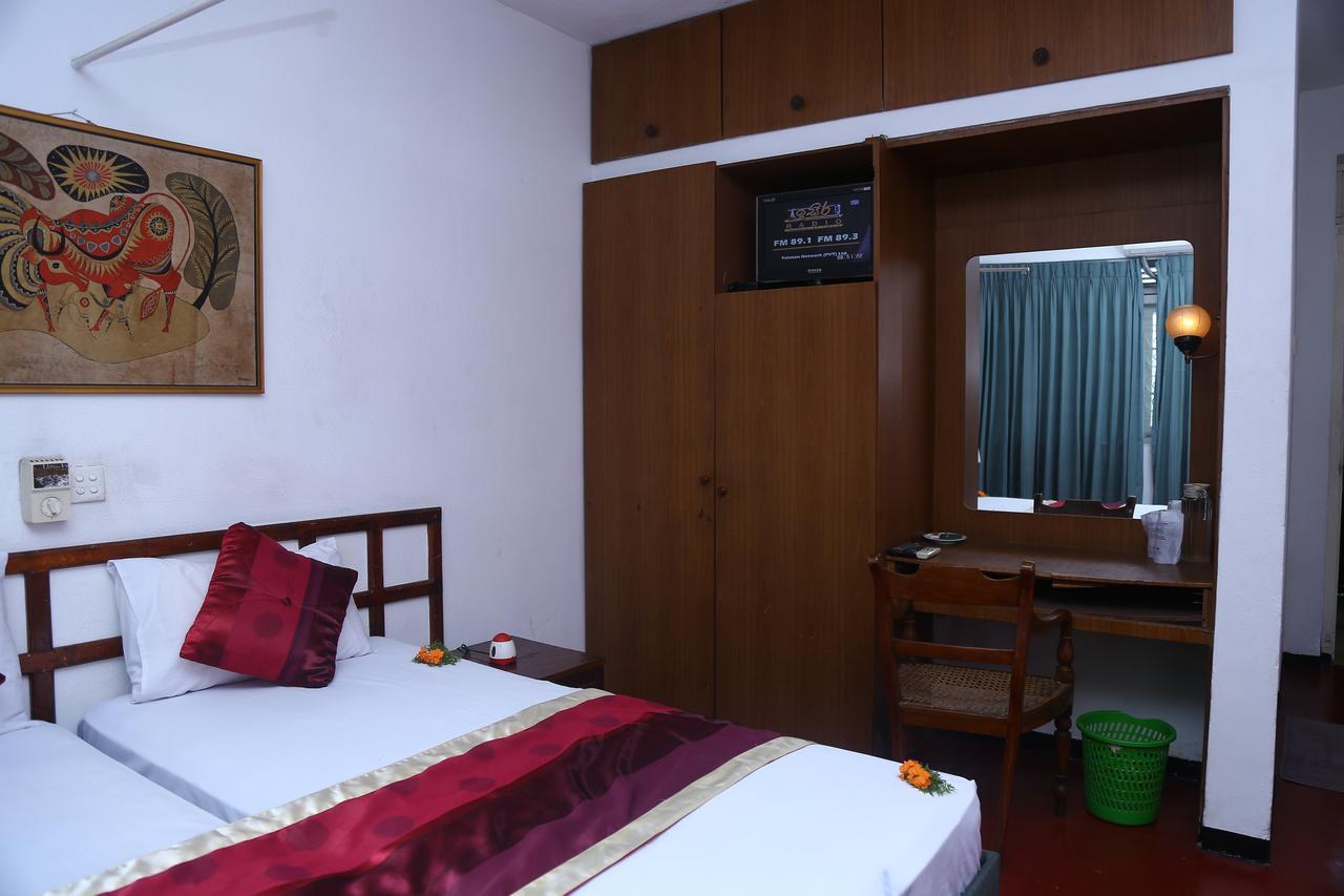 Nilani Hotel Ratnapura Exterior photo